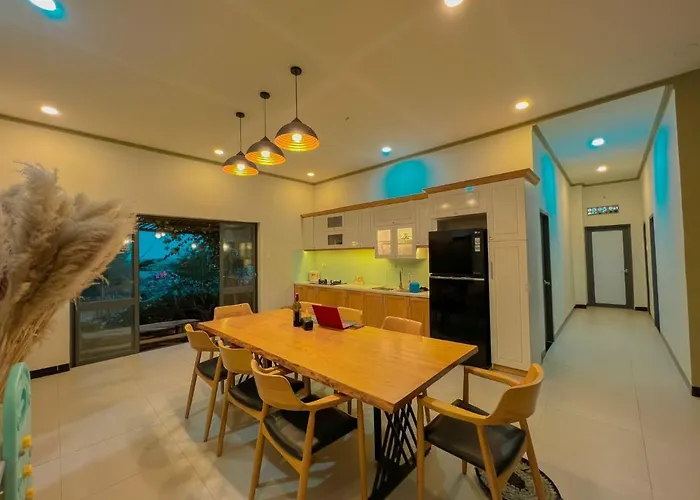Chon's Dock & House Lease - Outdoor Pool & Chill Vibes